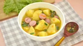 Тушёная картошка с сосисками