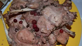 Кролик в клюквенном маринаде