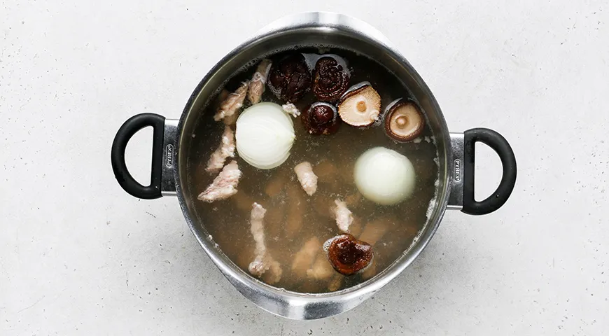 Юккедян – корейский острый суп