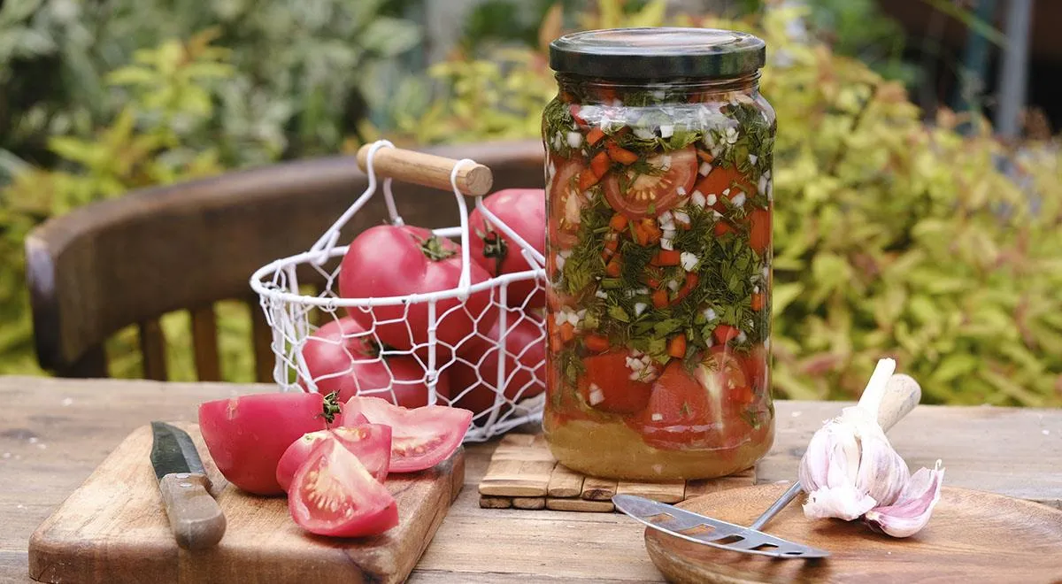 Маринованные помидоры половинками на зиму, пошаговый рецепт с фото