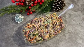 Салат с красной фасолью и куриной печенью