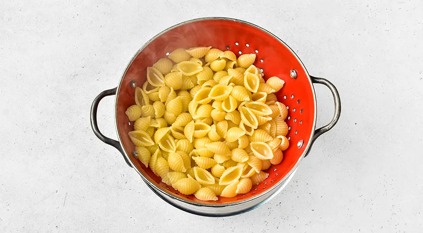 Запеканка из макарон с беконом и сыром