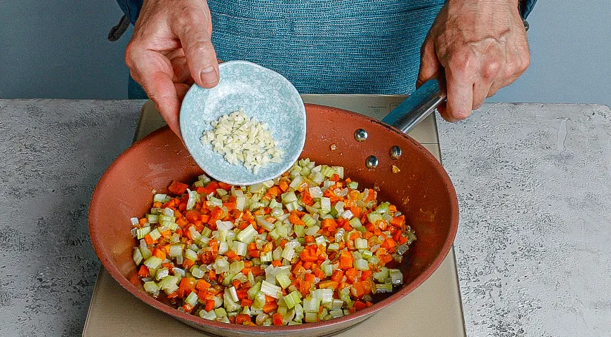 Суп гороховый с копченостями