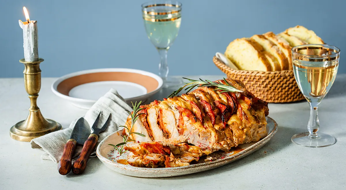 Гармошка из свинины с помидорами