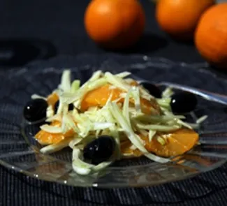 Салат из фенхеля и апельсинов с маслинами