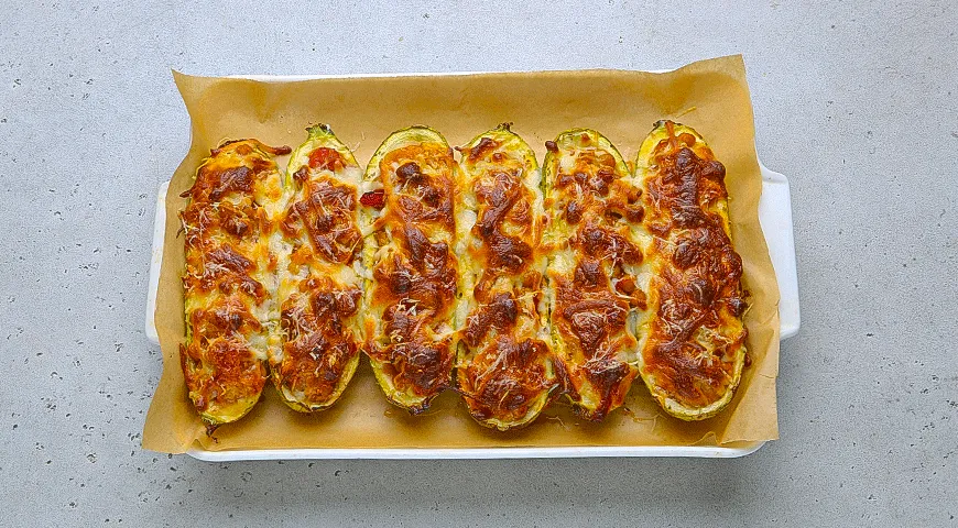 Кабачки, фаршированные нутом и сыром