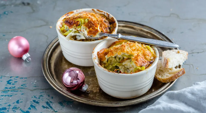 Запеканка из крабовых палочек и порея