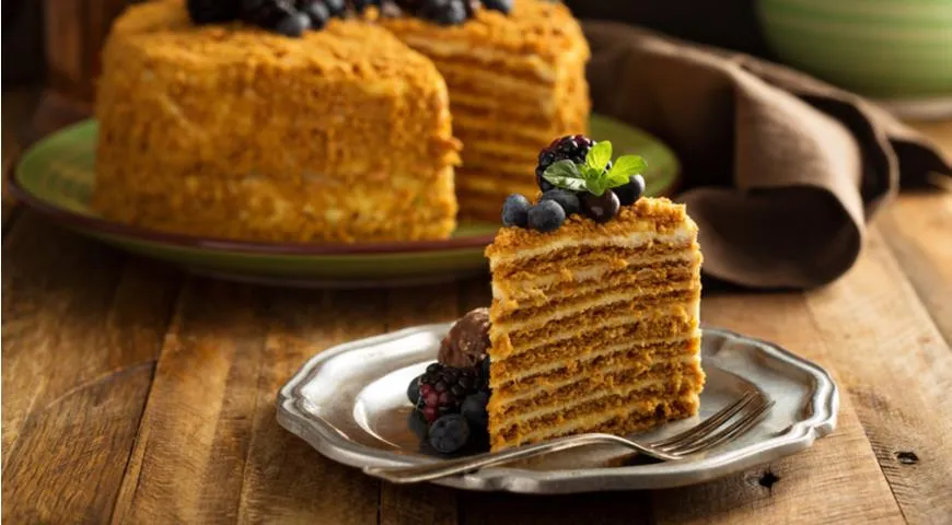 Каким представляют себе наш торт Медовик иностранцы