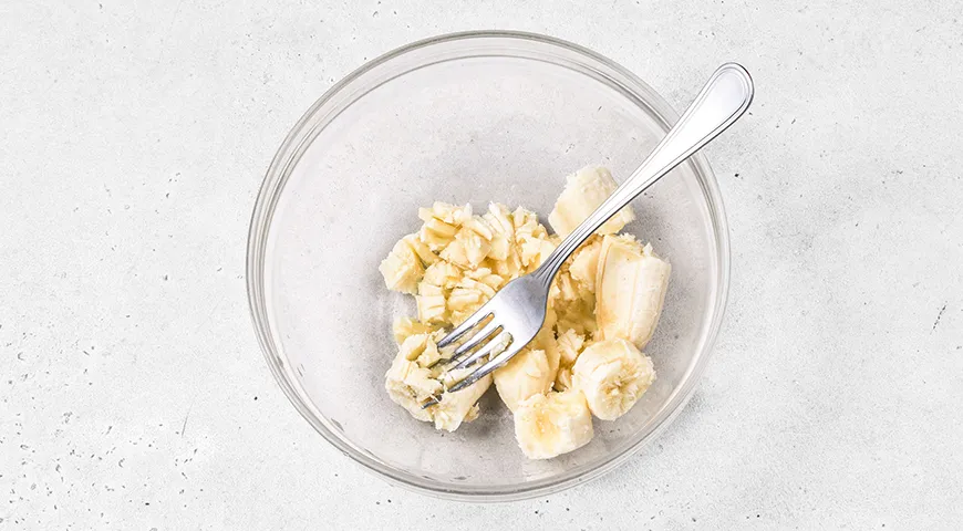 Шоколадно-банановый кекс в кружке, без яиц (в микроволновке)