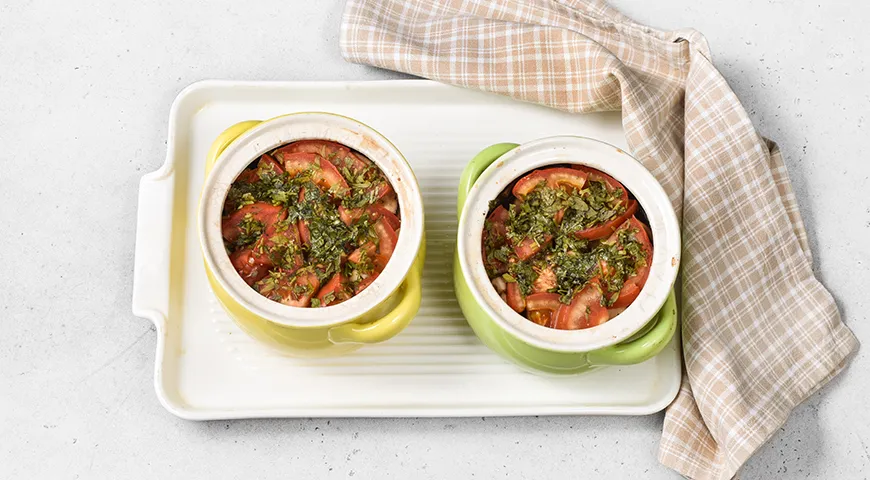 Чанахи со свининой в горшочках