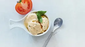 Томатное мороженое с базиликом