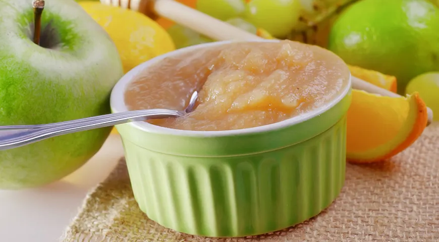 Вместо сахара в тесто можно добавить яблочное пюре