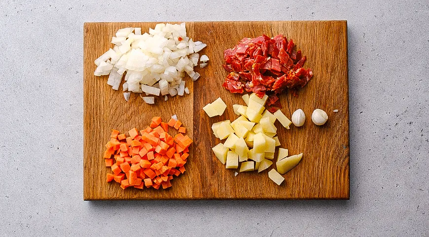 Чаудер с креветками и чоризо