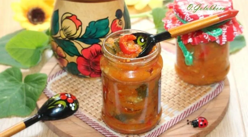 Закуска из кабачков, помидора и чеснока