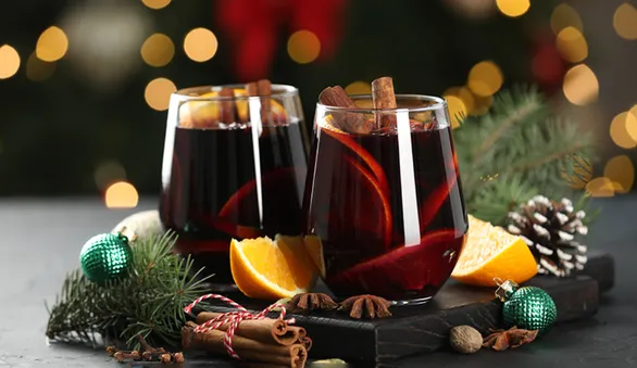 Какие специи не стоит добавлять в глинтвейн? Барный эксперт выделил 2 группы «ошибочных» ингредиентов