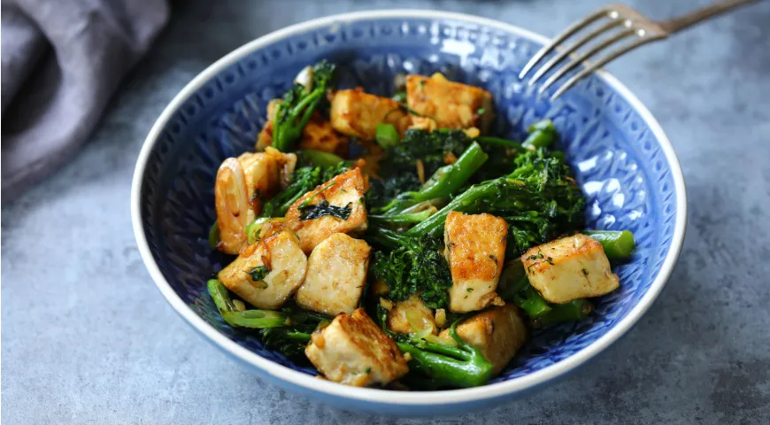Тофу – часто используемый в китайской кухне высокобелковый продукт