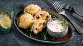 Рецепты с твёрдыми сырами, хлебом и шампиньонами