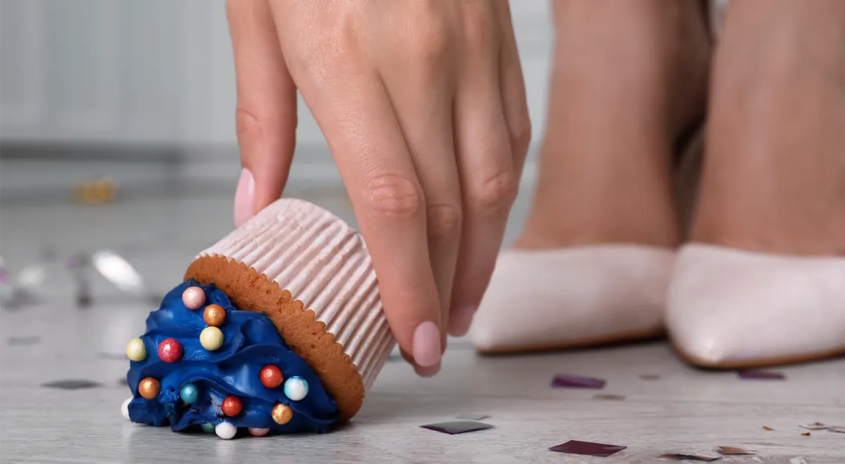 В Роскачестве ответили, работает ли «правило 5 секунд» для упавшей еды — читать на Gastronom.ru