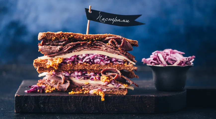 Сэндвич с пастрами в стиле Нью-Йорк Янкиз