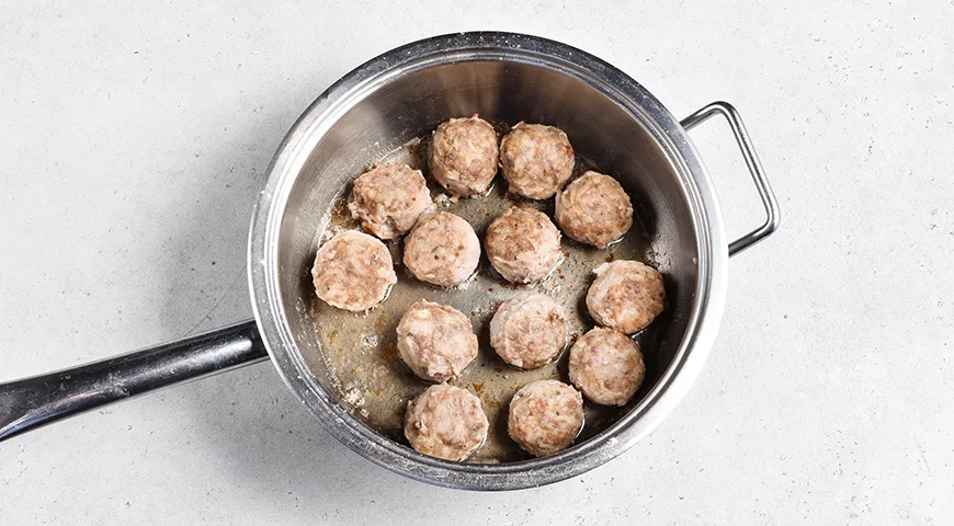 Мясные тефтели в томатном соусе