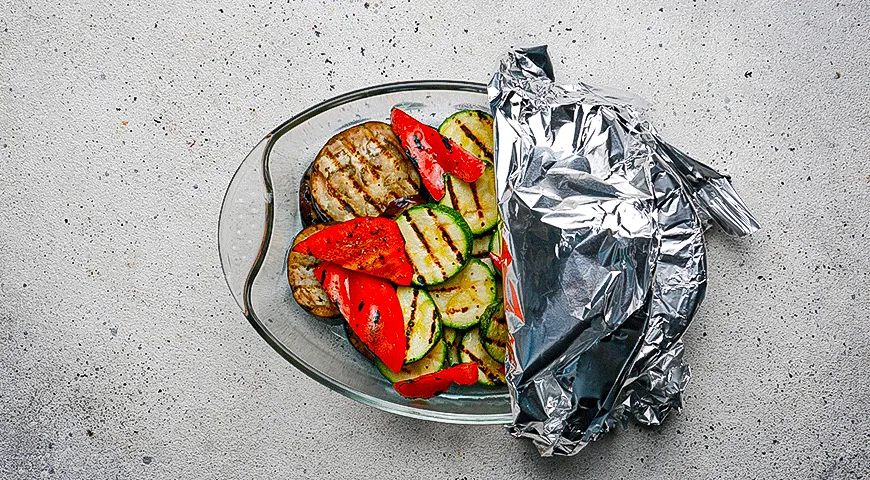 Паста с овощами гриль