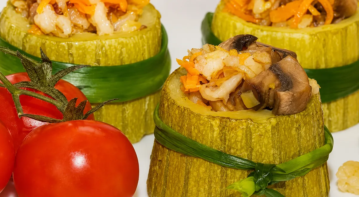 Кабачки, фаршированные крупой