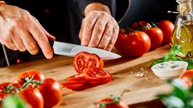 Ученые: богатые железом продукты лишают помидоры «противораковых» свойств