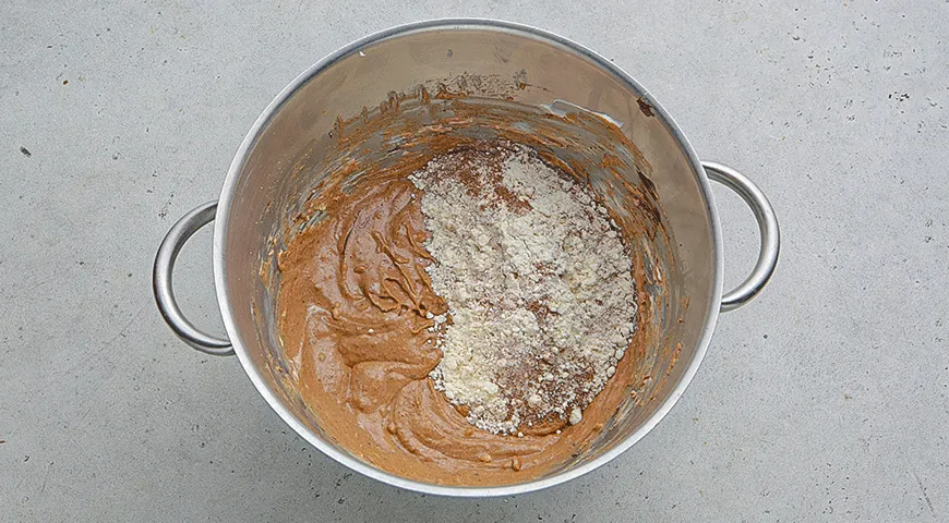 Шоколадно-миндальные пирожные