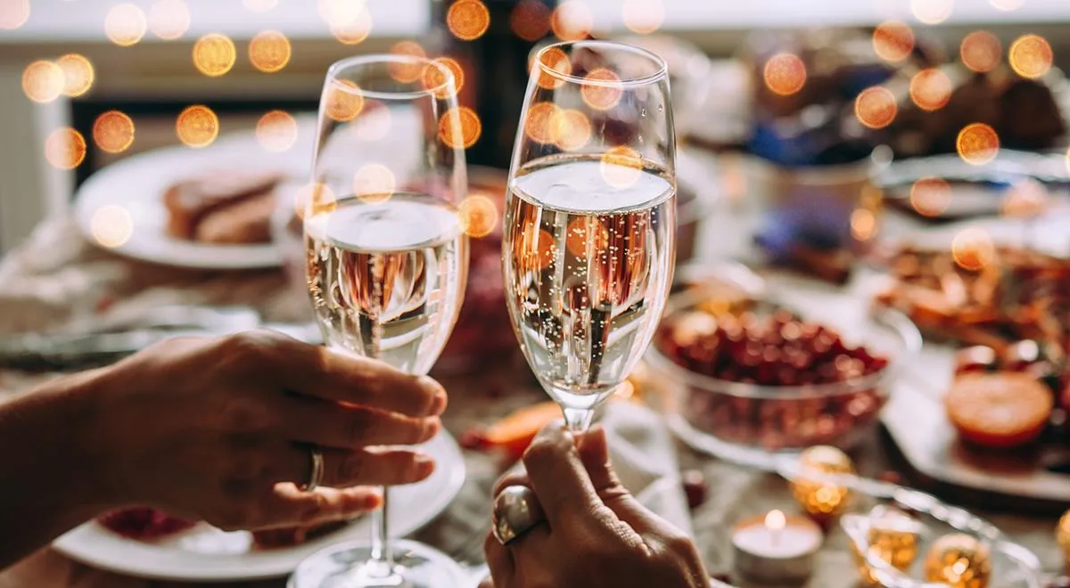 С чем пьют шампанское: лучшие и худшие гастрономические пары к игристому