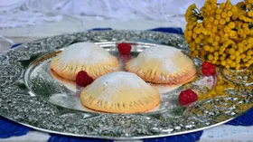 Рецепты с молочной продукцией, крахмалом и малиной