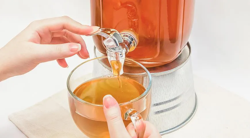 Регулярное употребление комбучи помогает пищеварению