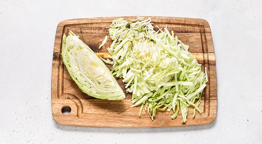 Салат из свежей капусты и моркови (как в столовой)