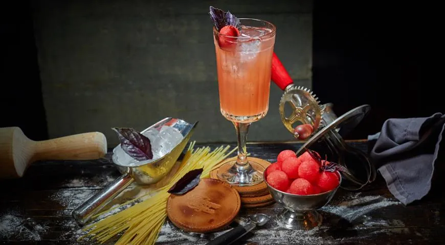 Коктейль с текилой и арбузом