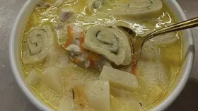 Сливочный куриный суп с галушками