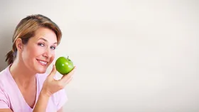 3 «полезных» продукта, которые мешают женщинам после 40 похудеть