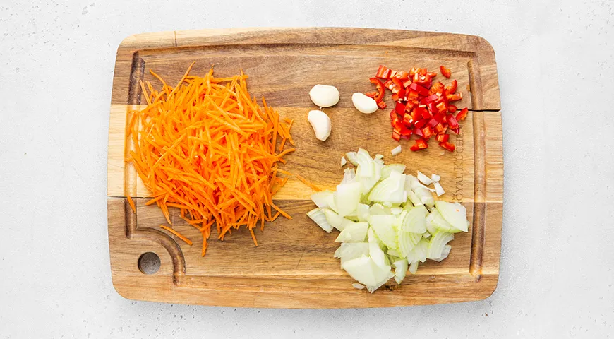 Гуляш из курицы с подливкой