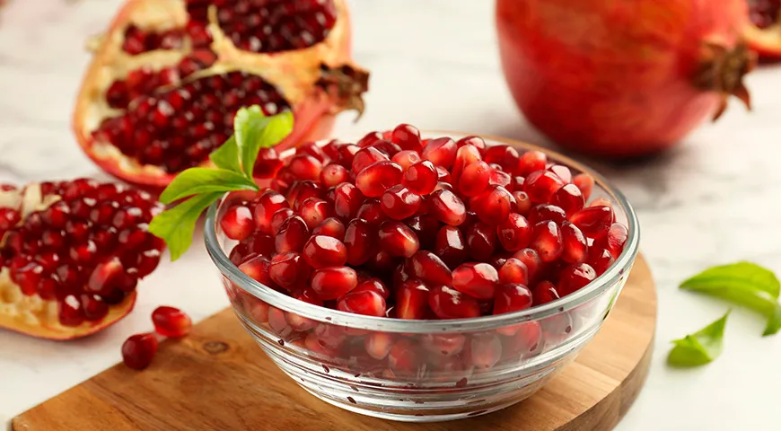 Для приготовления соли вам понадобятся зерна 2-3 гранатов