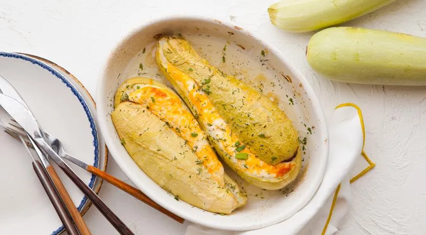 Кабачки, фаршированные творогом