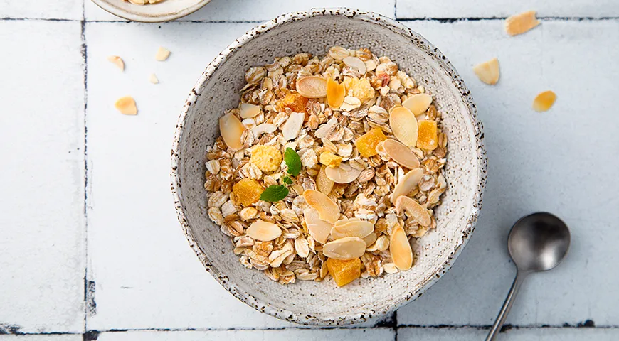 Вкус сушеного ананас прекрасно раскрывается в граноле