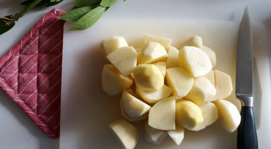 Вкусный картофель, запеченный с беконом