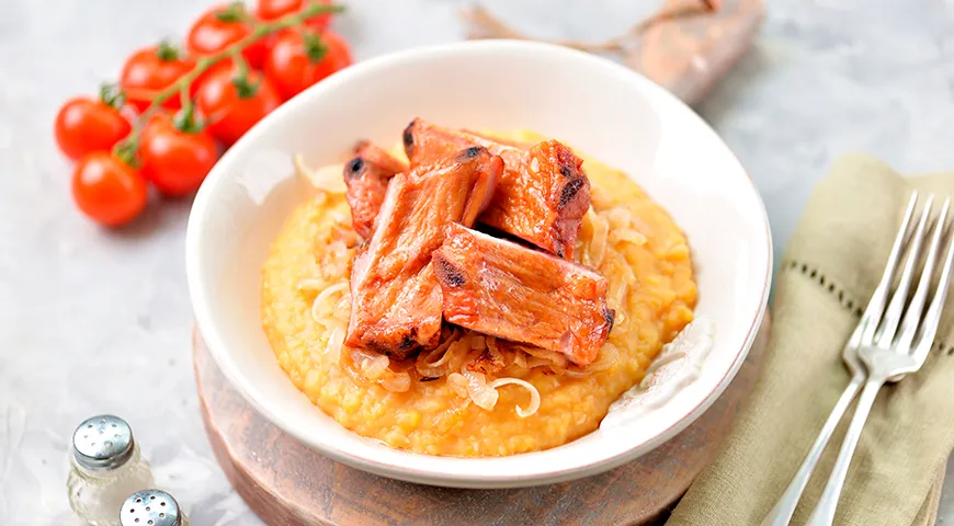 В Скандинавии и Финляндии гороховое пюре готовят с копченостями и луком