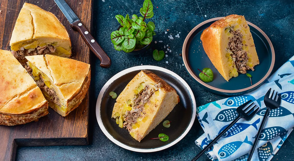 Рецепт пирога с консервированной скумбрией и картошкой