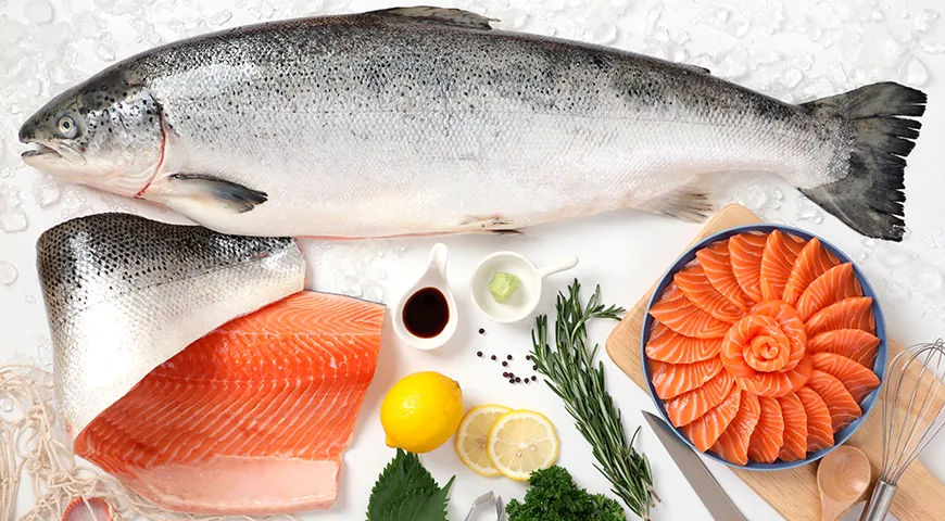 Качественная семга — яркая, упругая и чистая, без пятен и повреждений