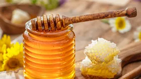 Половина меда в магазинах — фальсификат: Роскачество опубликовало тревожные данные