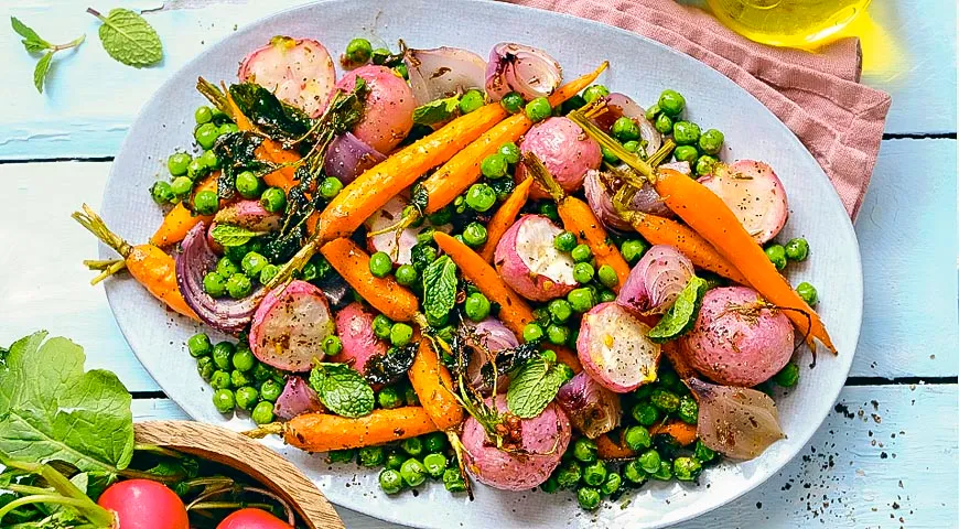 Глазированные весенние овощи с мятной заправкой