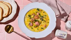 Суп с сосисками, вермишелью и плавленым сыром