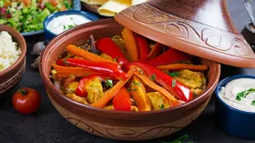 Тажин с курицей и овощами