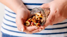 Насколько действительно полезны сухофрукты?