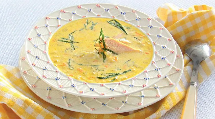 Нежный рисовый суп с курицей и базиликом