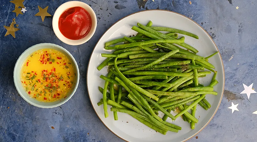 Фасоль стручковая с соусами